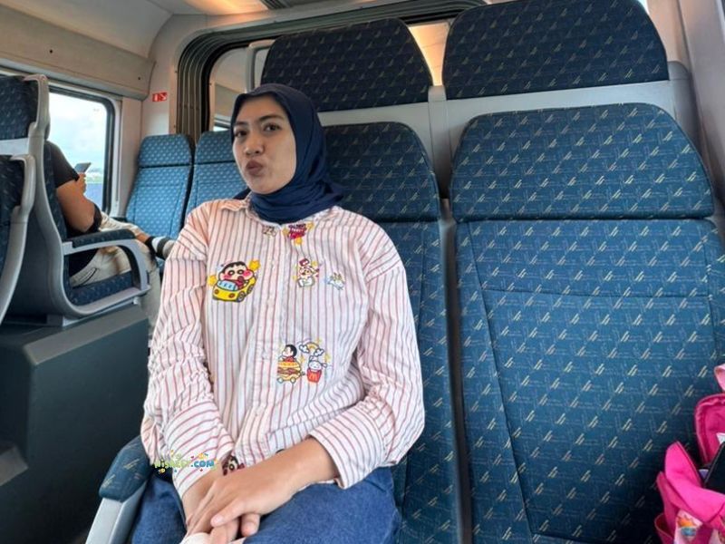 KLIA Ekspres akhirnya datang, saatnya memulai petualangan